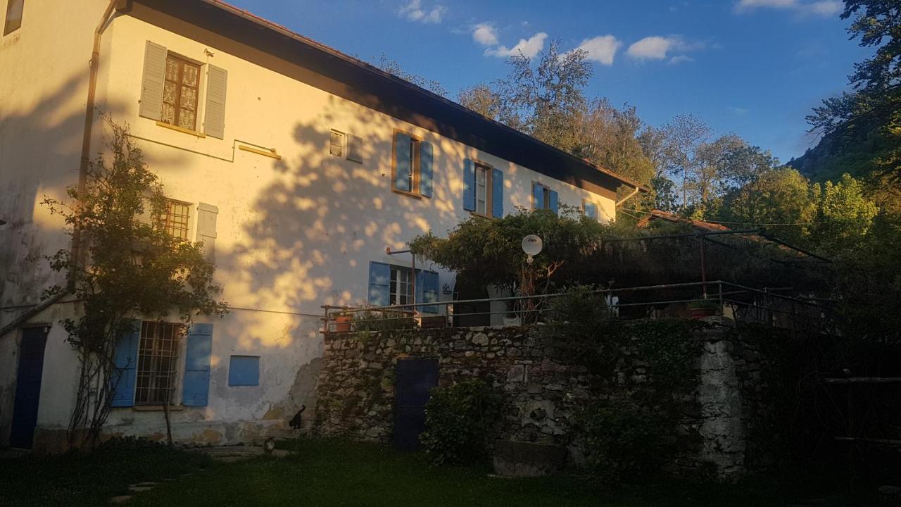 B&B Il Gatto Nero Castelveccana Exteriér fotografie