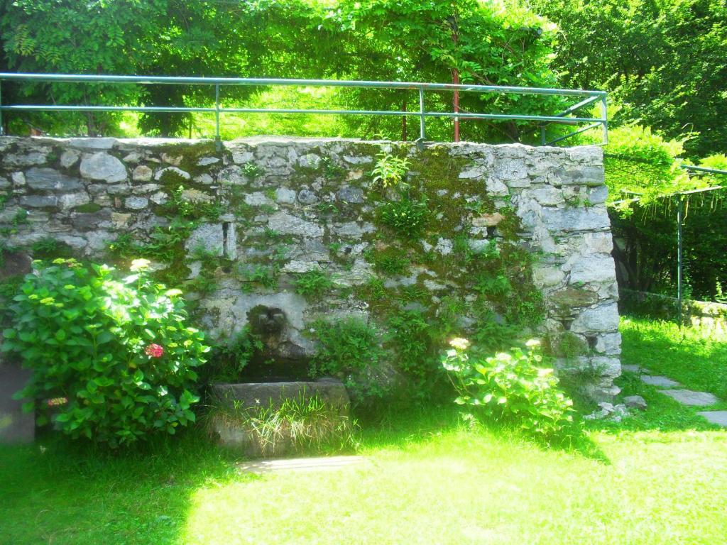 B&B Il Gatto Nero Castelveccana Exteriér fotografie