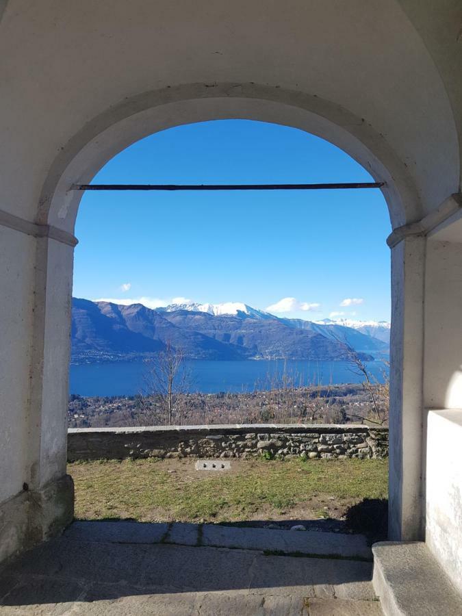 B&B Il Gatto Nero Castelveccana Exteriér fotografie